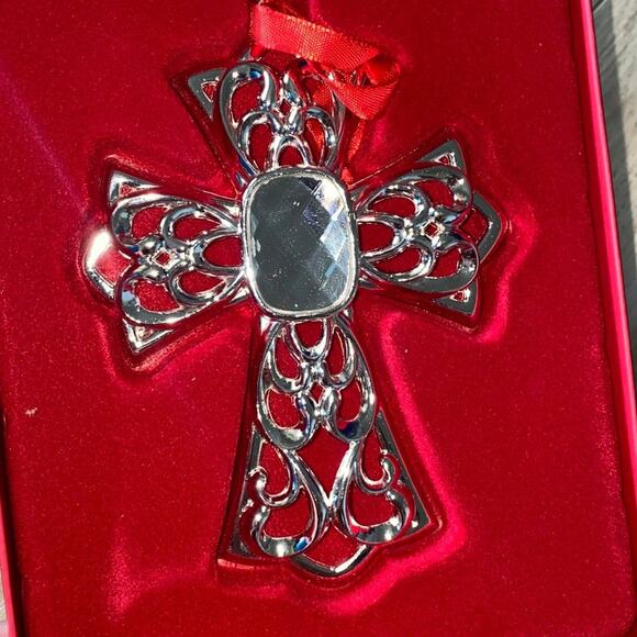 NEW IN BOX! Lenox Silver Gemmed Cross Ornament 4.25in - Picture 2 of 4